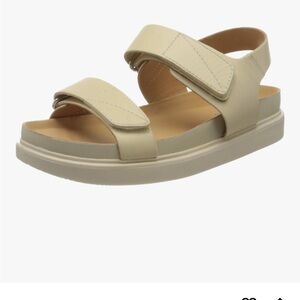 Vagabond Erin off-white double strap platform sandals sz. 7